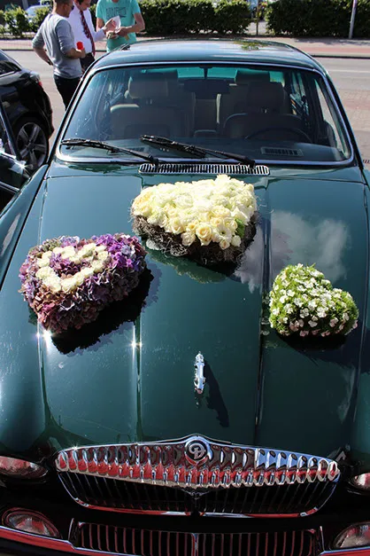  Sudeck Blumen & Gestaltung - geschmücktes Auto für die Hochzeit