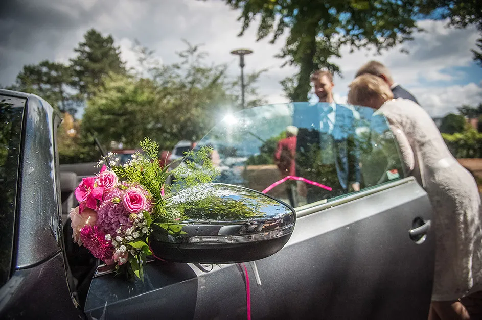 Sudeck Blumen & Gestaltung - Hochzeitsblumen auto