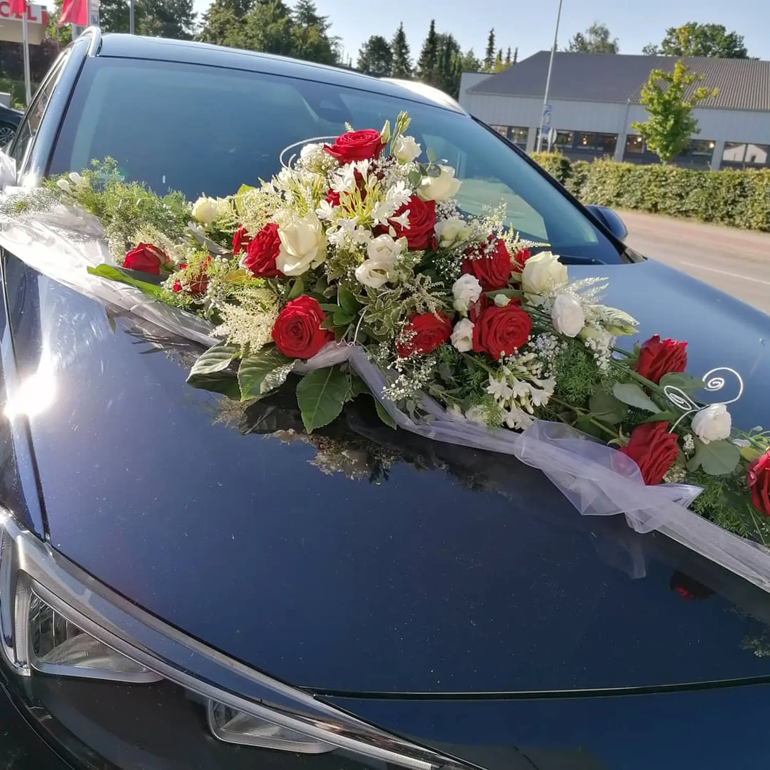  Sudeck Blumen & Gestaltung - geschmücktes Auto für die Hochzeit